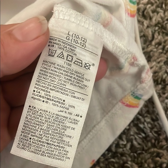 Old Navy Kids' White Tee with Colorful Rainbow Pattern - Picture 4 of 5